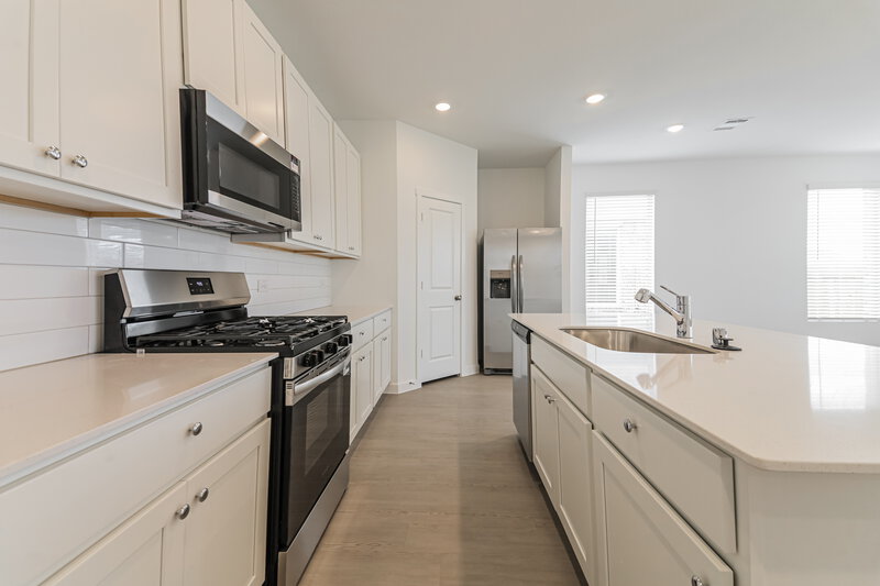 2,300/Mo, 2236 Mustang Ghost Trl Crandall, TX 75114 Kitchen View