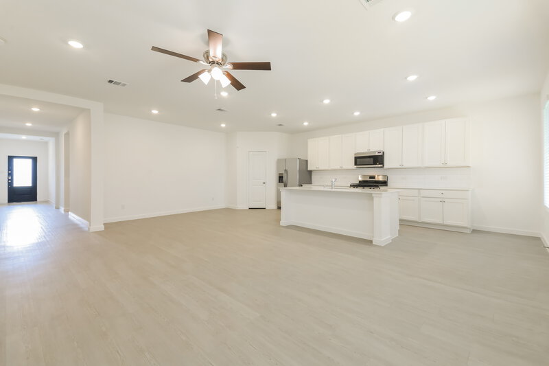 2,300/Mo, 2234 Mustang Ghost Trl Crandall, TX 75114 Living Room View