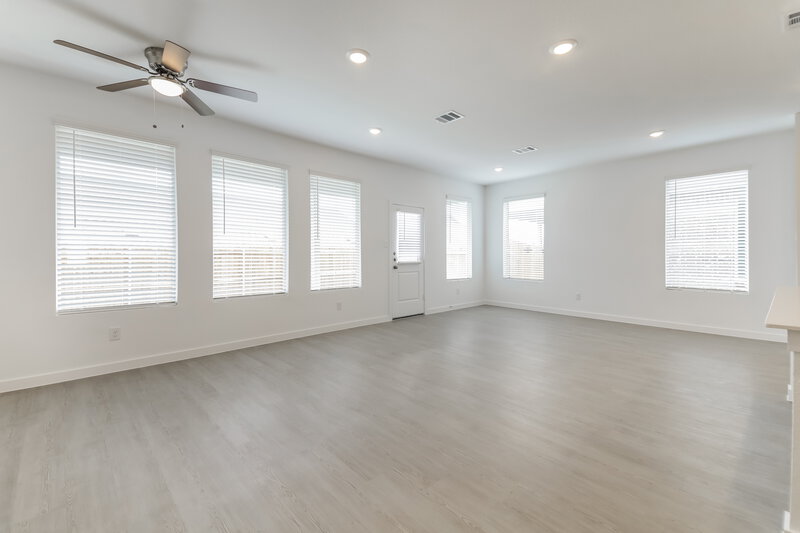 2,290/Mo, 2235 Mustang Ghost Trl Crandall, TX 75114 Living Room View