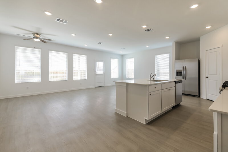 2,290/Mo, 2235 Mustang Ghost Trl Crandall, TX 75114 Living Room View 4
