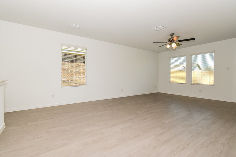 1,810/Mo, 1718 Crossbill St Forney, TX 75126 Living Room View 2