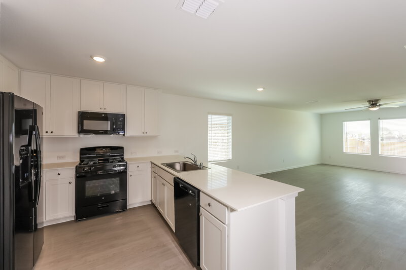 2,015/Mo, 1289 Wedgeleaf Ln Forney, TX 75126 Kitchen View 2