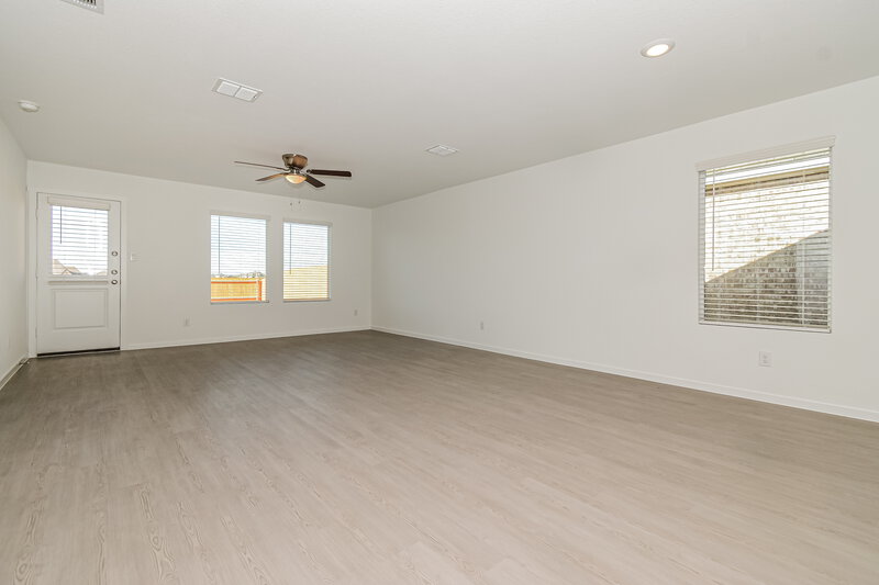 2,015/Mo, 1285 Wedgeleaf Ln Forney, TX 75126 Living Room View 2