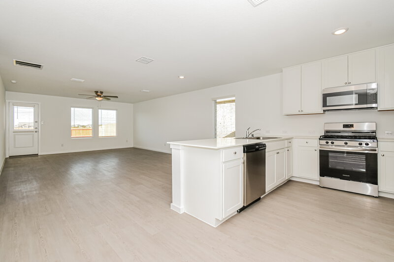 2,015/Mo, 1285 Wedgeleaf Ln Forney, TX 75126 Kitchen View