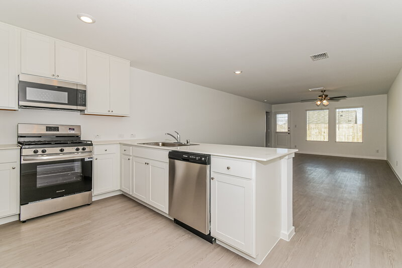 1,955/Mo, 1716 Crossbill St Forney, TX 75126 Kitchen View 2