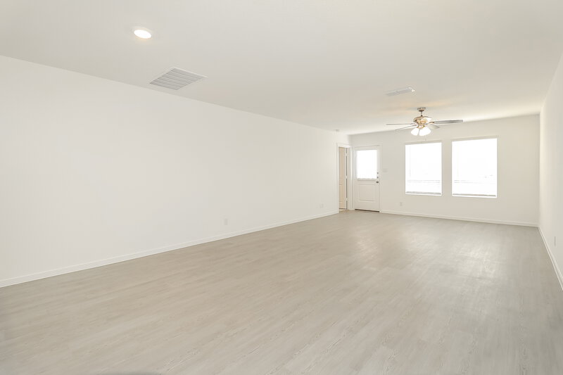 2,000/Mo, 1224 Canyon Wren Dr Forney, TX 75126 Living Room View 2