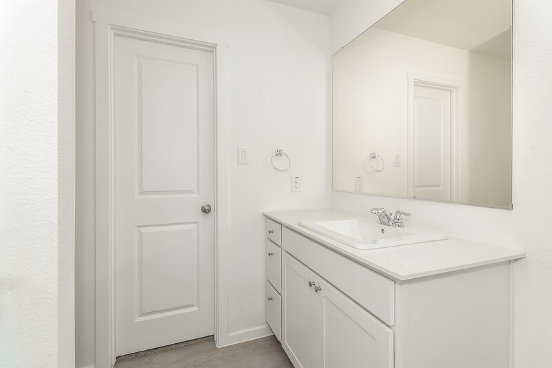 2,000/Mo, 1224 Canyon Wren Dr Forney, TX 75126 Main Bathroom View