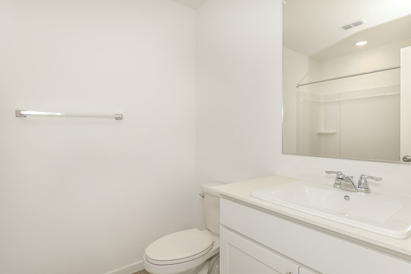 2,000/Mo, 1224 Canyon Wren Dr Forney, TX 75126 Bathroom View