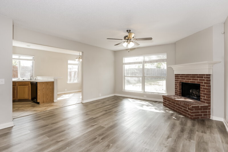 2,565/Mo, 1008 Whistle Stop Dr Saginaw, TX 76131 Living Room View 2