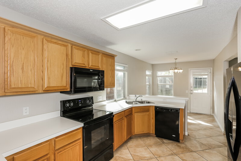 2,565/Mo, 1008 Whistle Stop Dr Saginaw, TX 76131 Kitchen View