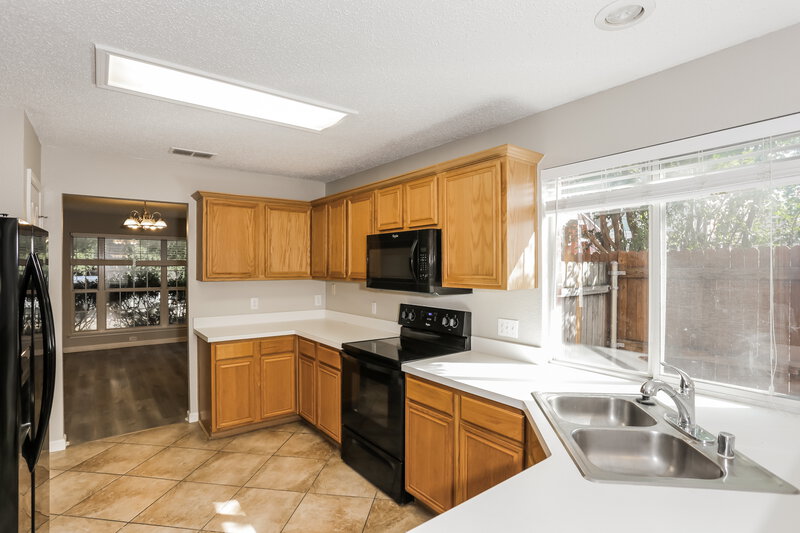 2,565/Mo, 1008 Whistle Stop Dr Saginaw, TX 76131 Kitchen View 2