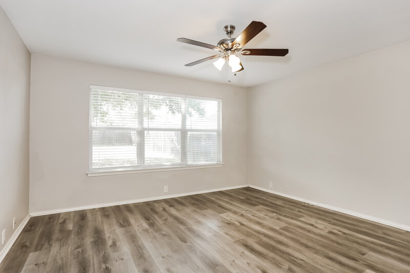 2,565/Mo, 1008 Whistle Stop Dr Saginaw, TX 76131 Main Bedroom View