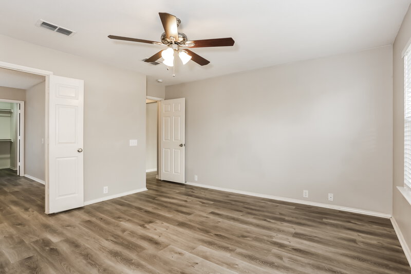 2,565/Mo, 1008 Whistle Stop Dr Saginaw, TX 76131 Main Bedroom View 2