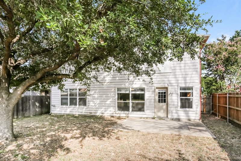 2,565/Mo, 1008 Whistle Stop Dr Saginaw, TX 76131 Rear View