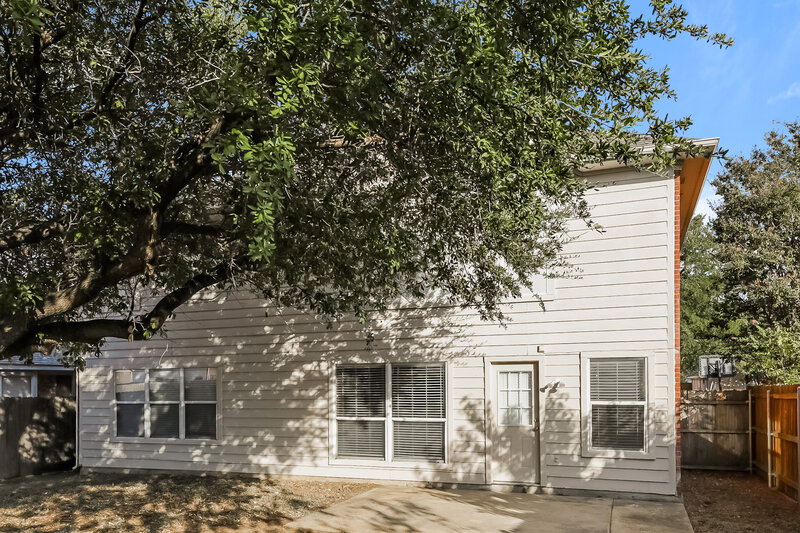 2,420/Mo, 1008 Whistle Stop Dr Saginaw, TX 76131 Rear View