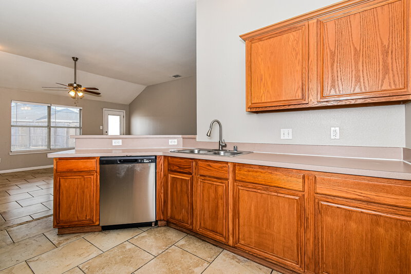 2,025/Mo, 1000 Chelsea Dr Mesquite, TX 75149 Kitchen View