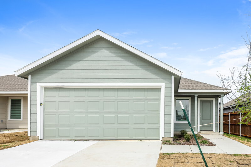 2,085/Mo, 1231 Maple St Wilmer, TX 75172 External View