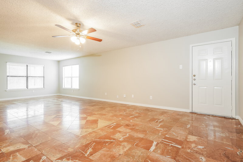 2,515/Mo, 3153 Pine Valley Dr Grand Prairie, TX 75052 Living Room View 2