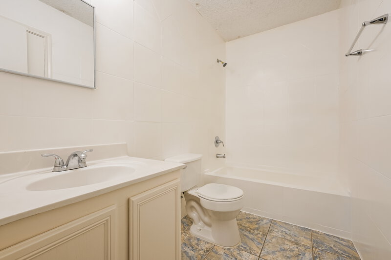 2,515/Mo, 3153 Pine Valley Dr Grand Prairie, TX 75052 Bathroom View