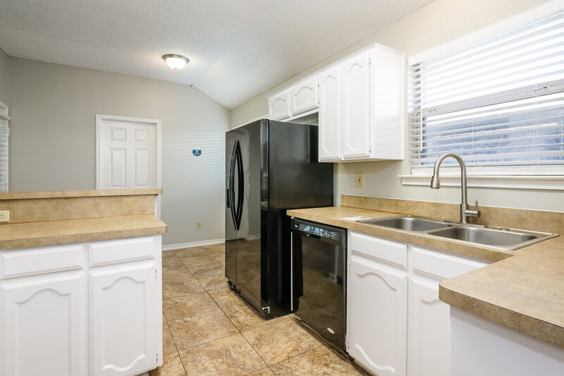 2,215/Mo, 2531 Palisades Pl Mesquite, TX 75181 Kitchen View