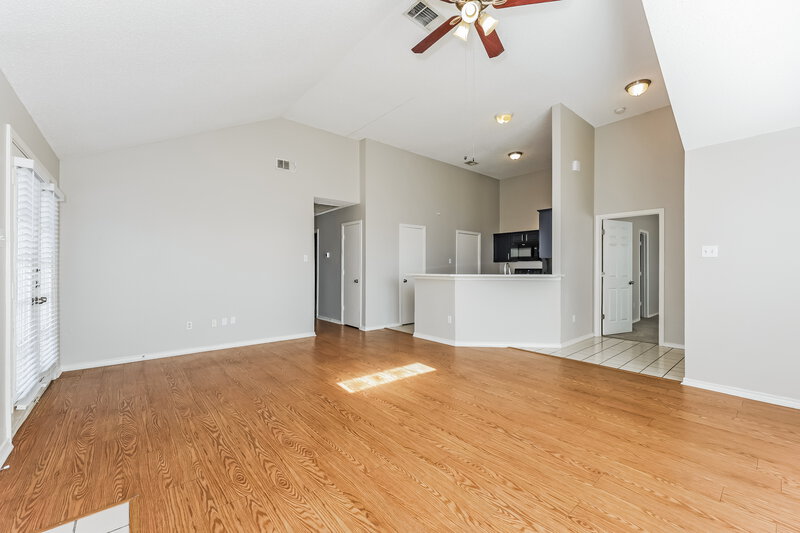 1,916/Mo, 1523 Rebecca Ln Lancaster, TX 75134 Living Room View
