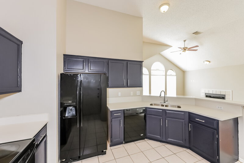 1,916/Mo, 1523 Rebecca Ln Lancaster, TX 75134 Kitchen View 2