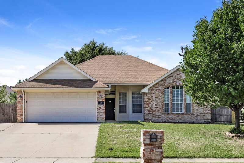 1,740/Mo, 621 Pleasant Valley Dr Burleson, TX 76028 External View
