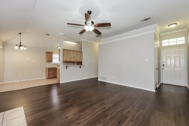 1,740/Mo, 621 Pleasant Valley Dr Burleson, TX 76028 Living Room View 2