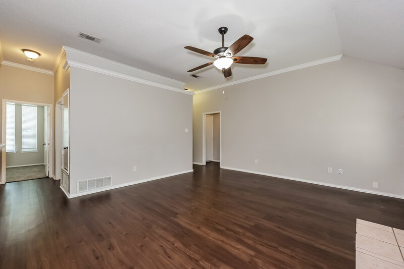 1,740/Mo, 621 Pleasant Valley Dr Burleson, TX 76028 Living Room View 3