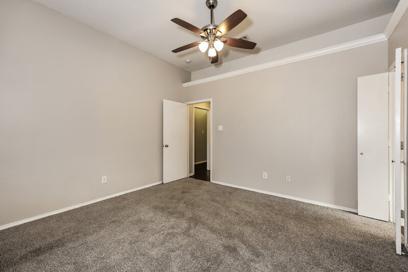 1,740/Mo, 621 Pleasant Valley Dr Burleson, TX 76028 Main Bedroom View 2