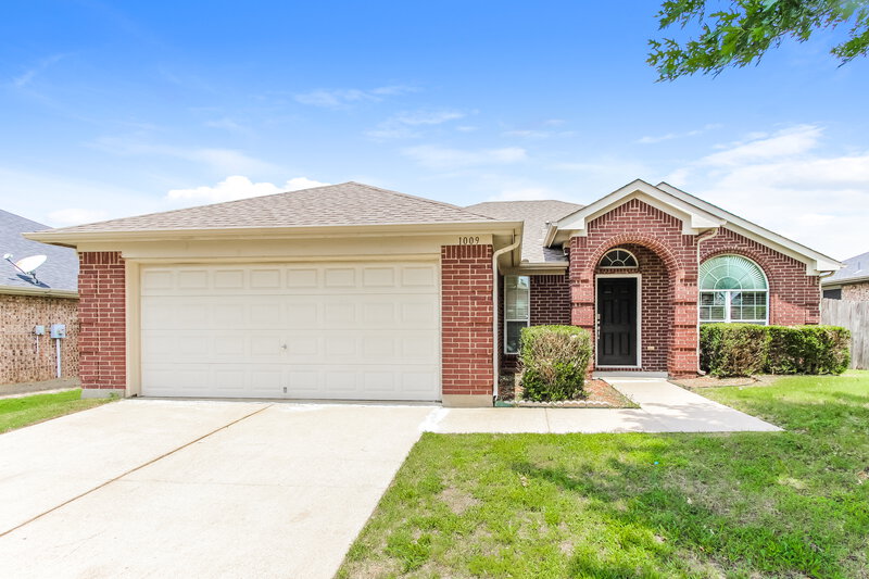 2,065/Mo, 1009 Crooked Creek Ct Midlothian, TX 76065 External View
