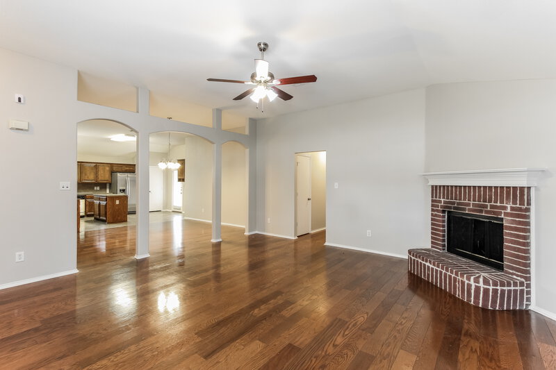 2,065/Mo, 1009 Crooked Creek Ct Midlothian, TX 76065 Living Room View