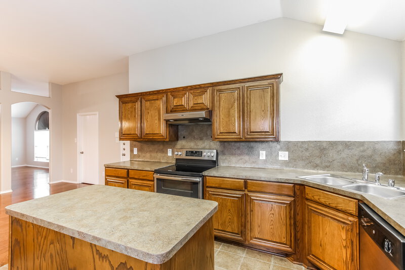 2,065/Mo, 1009 Crooked Creek Ct Midlothian, TX 76065 Kitchen View 2