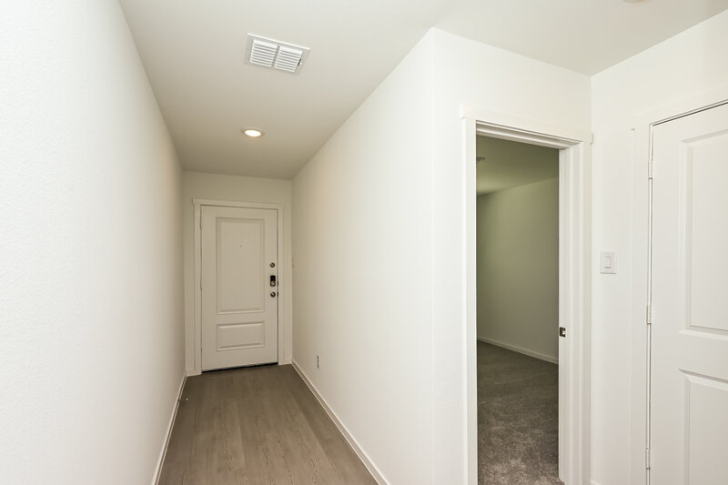 1,925/Mo, 10728 Gun Barrel St Fort Worth, TX 76108 Foyer View