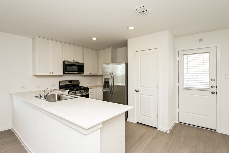 1,925/Mo, 10728 Gun Barrel St Fort Worth, TX 76108 Kitchen View 2