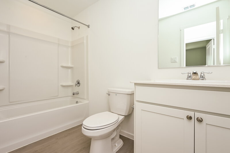 1,925/Mo, 10728 Gun Barrel St Fort Worth, TX 76108 Bathroom View