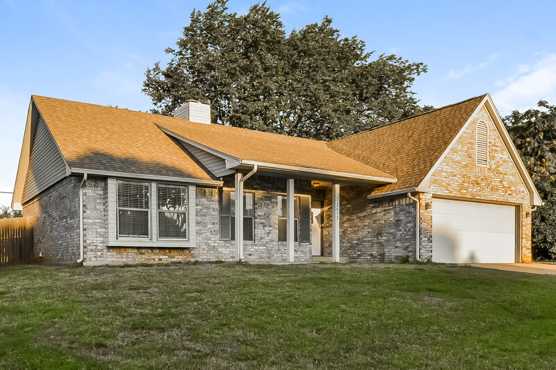 1,970/Mo, 2613 Mountainview Dr Corinth, TX 76210 Front View
