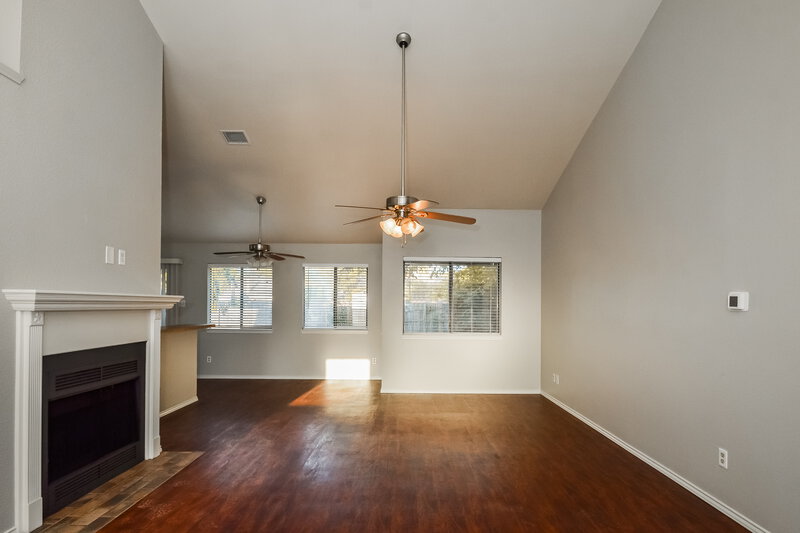 1,970/Mo, 2613 Mountainview Dr Corinth, TX 76210 Living Room View