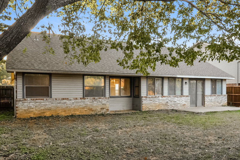 1,970/Mo, 2613 Mountainview Dr Corinth, TX 76210 Rear View