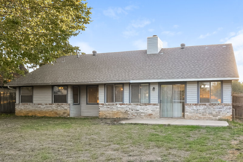 1,970/Mo, 2613 Mountainview Dr Corinth, TX 76210 Rear View 2