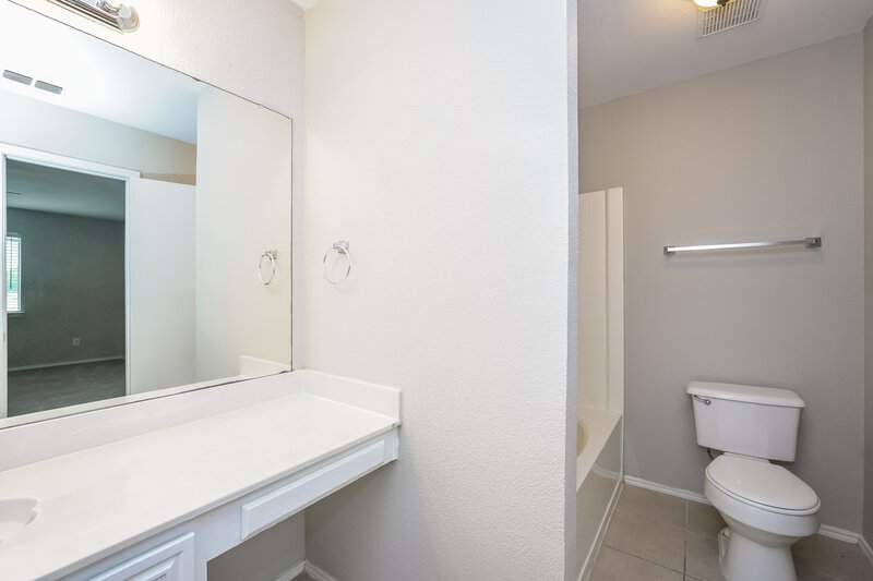 1,905/Mo, 4213 S Coral Springs Dr Fort Worth, TX 76123 Main Bathroom View