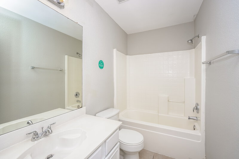 1,905/Mo, 4213 S Coral Springs Dr Fort Worth, TX 76123 Bathroom View