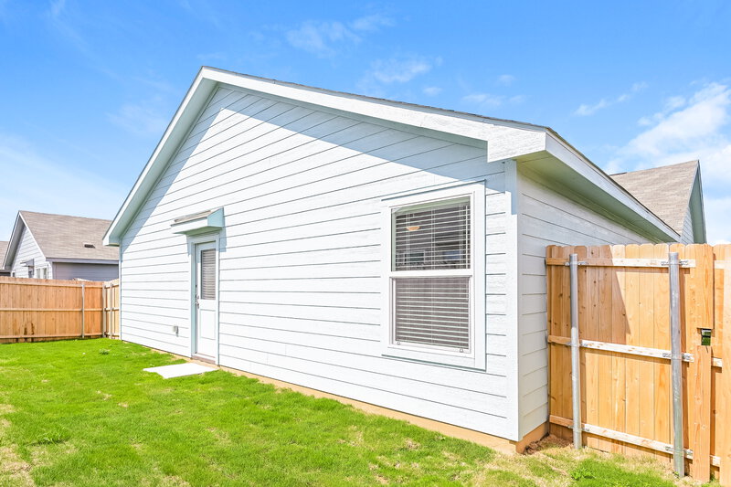 1,915/Mo, 1624 Limpkin Dr Fort Worth, TX 76140 Rear View
