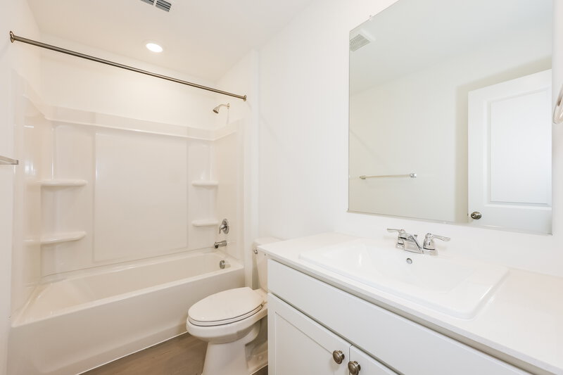 1,905/Mo, 1604 Limpkin Dr Fort Worth, TX 76140 Bathroom View