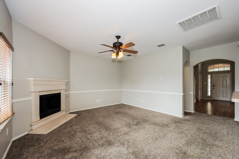 2,785/Mo, 640 Tabasco Trl Arlington, TX 76002 Living Room View