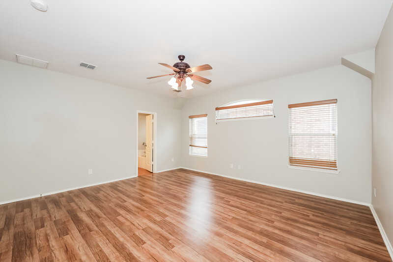 2,785/Mo, 640 Tabasco Trl Arlington, TX 76002 Main Bedroom View 2