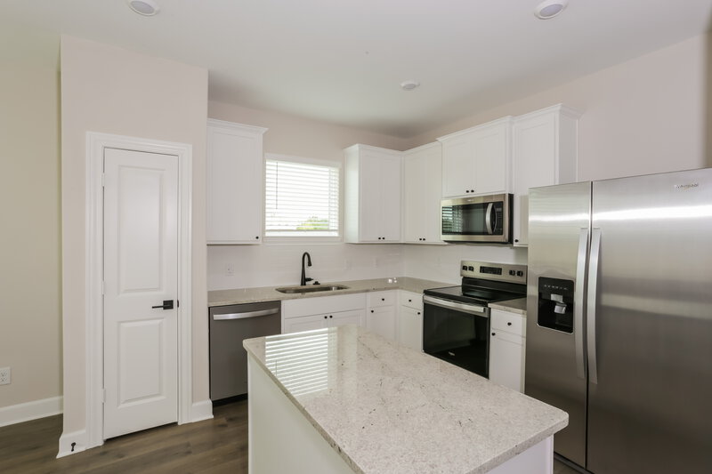 2,116/Mo, 1028 Pecan Pl Hutchins, TX 75141 Kitchen View