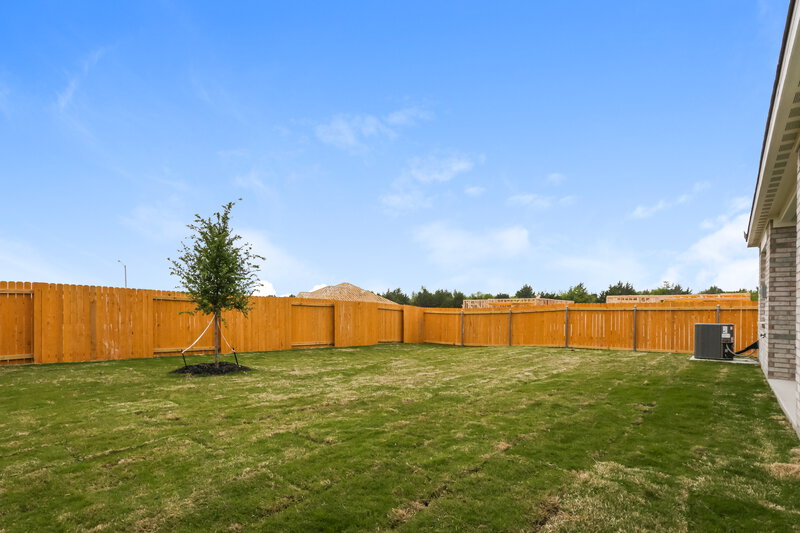 2,116/Mo, 1028 Pecan Pl Hutchins, TX 75141 Backyard View