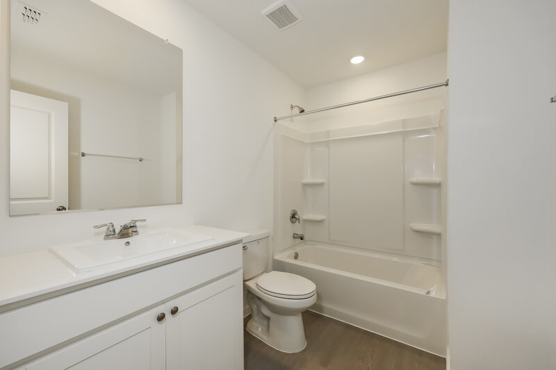 1,975/Mo, 2201 La Vista Ln Fort Worth, TX 76108 Bathroom View