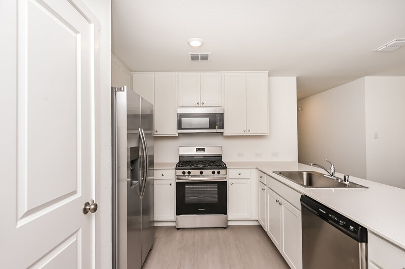2,120/Mo, 10720 Gun Barrel St Fort Worth, TX 76108 Kitchen View 2